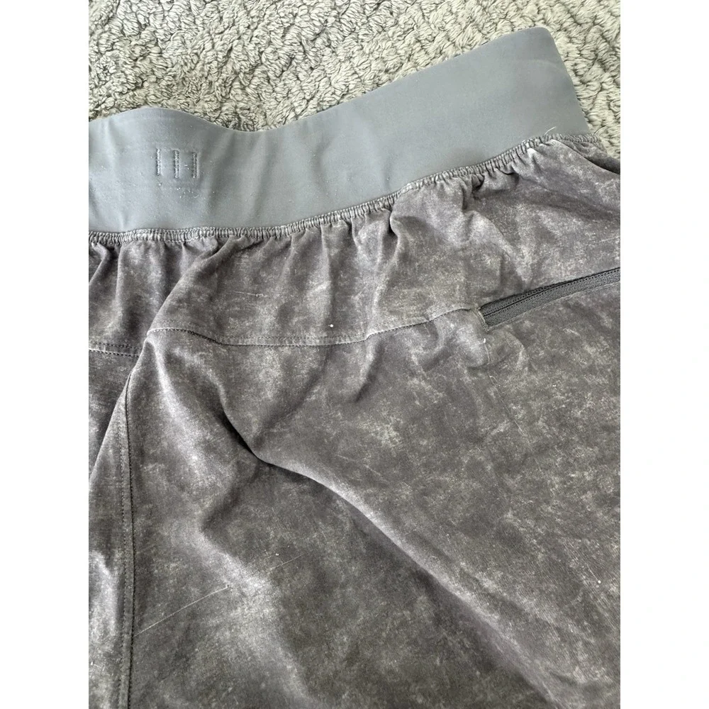 Lululemon T.H.E.‎ Shorts Linerless Stretch Men's Sz S Gray Gravel Dust Asphalt